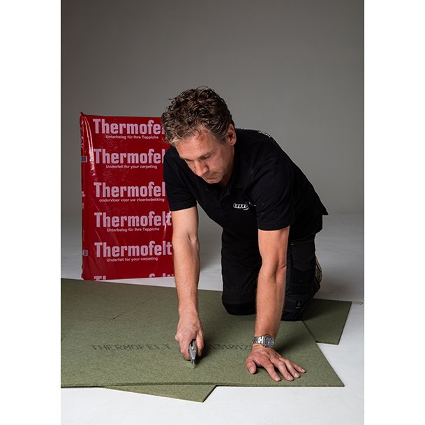 Under flooring tile for carpet and carpet tiles