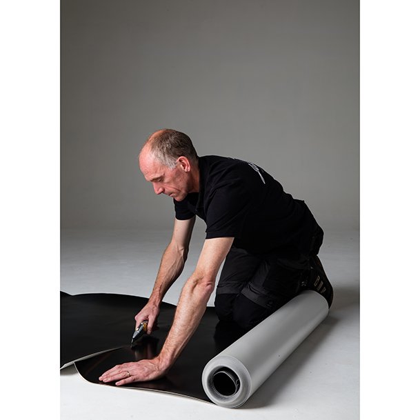 BlackFloor® is een zeer stabiele ondervloer, speciaal voor click PVC