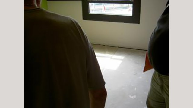 snelle vloervoorbereiding en egalisatie voor vinylstroken op Jumpax