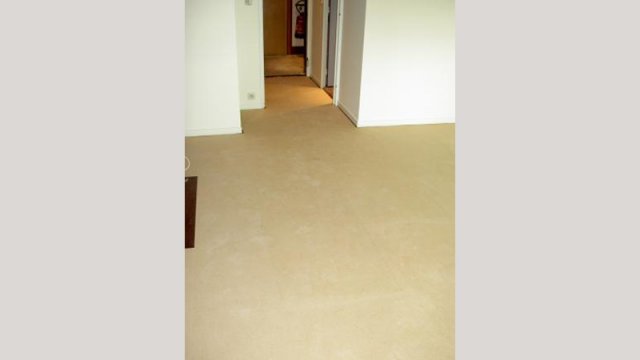 snelle vloervoorbereiding en egalisatie voor vinylstroken op Jumpax
